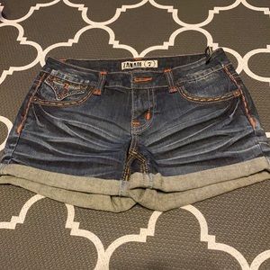 Jean shorts new woth tag never been used